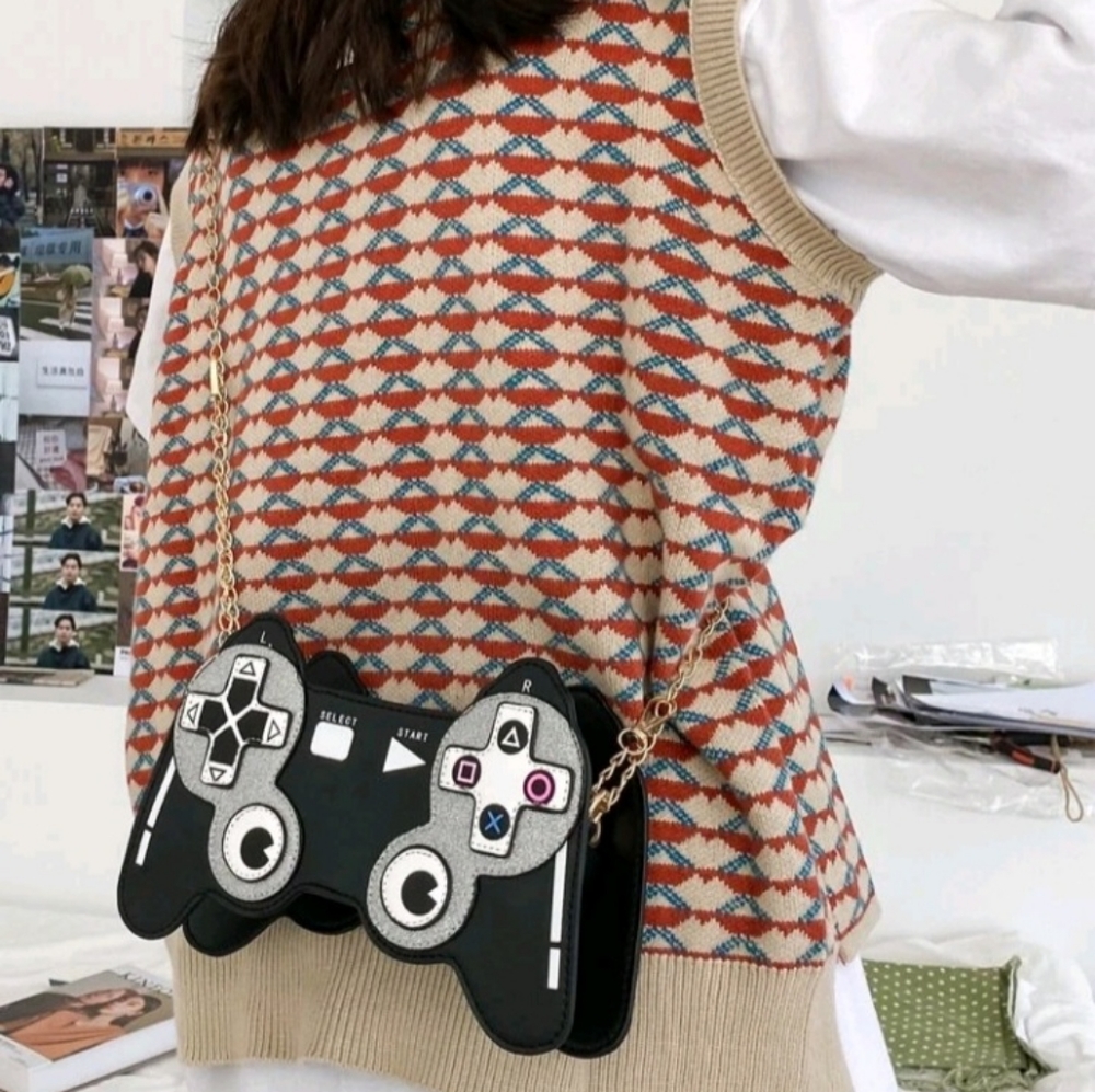 Game Controller Crossbag - Picture 7 of 8